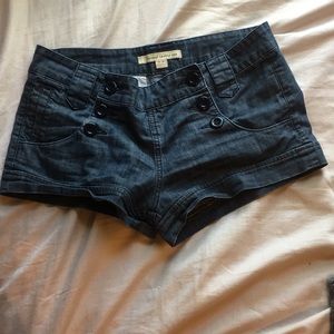 Low-waisted f21 booty shorts